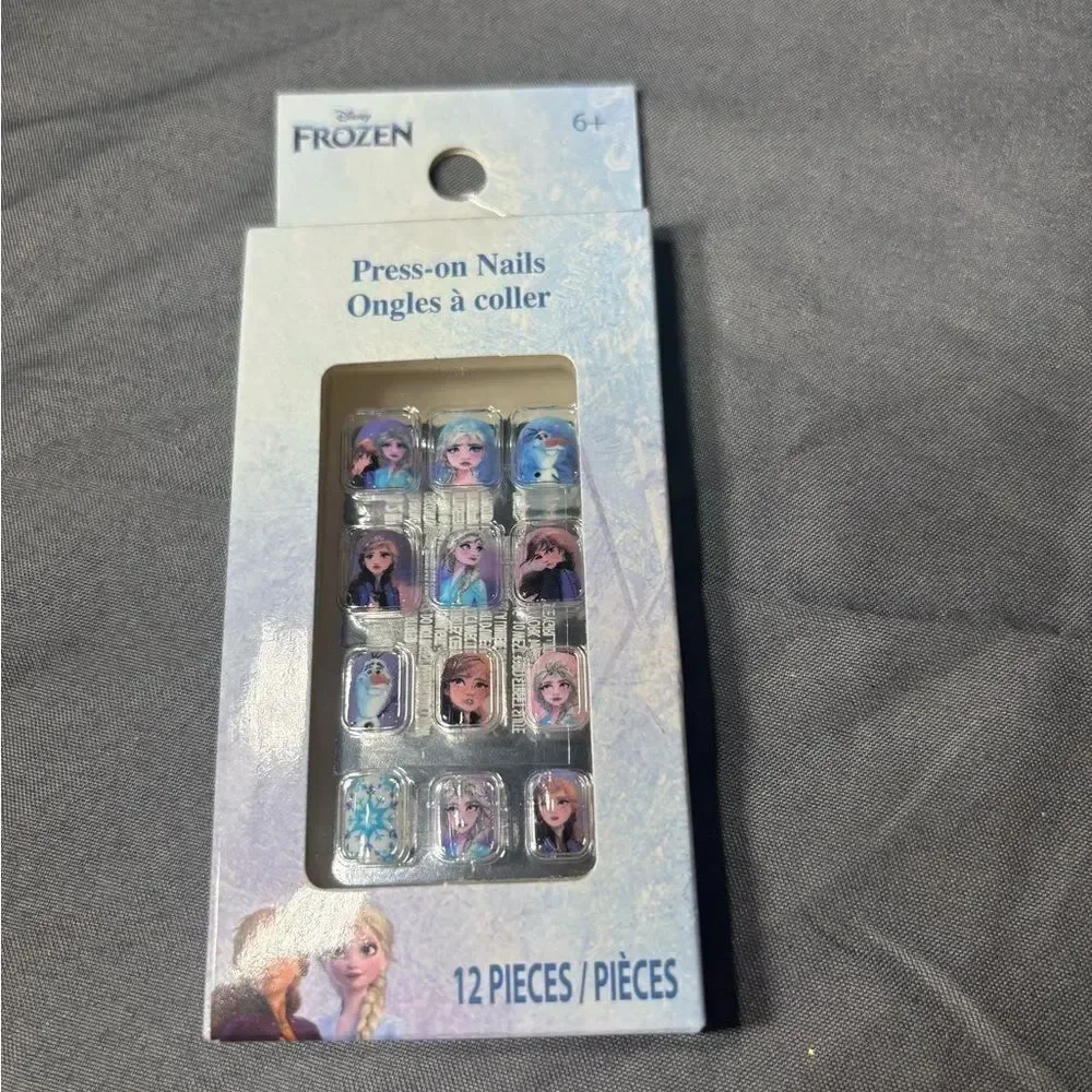 New Disney Frozen Press-On Nail Set New 12 pc Frozen Press on Nails NWT